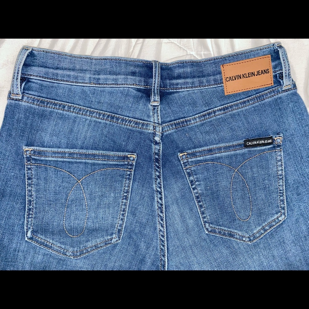 Calvin Klein High Rise Wide Leg Crop (26)